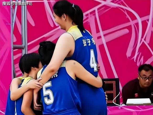 电梯少女