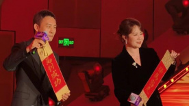 接受的女大学生